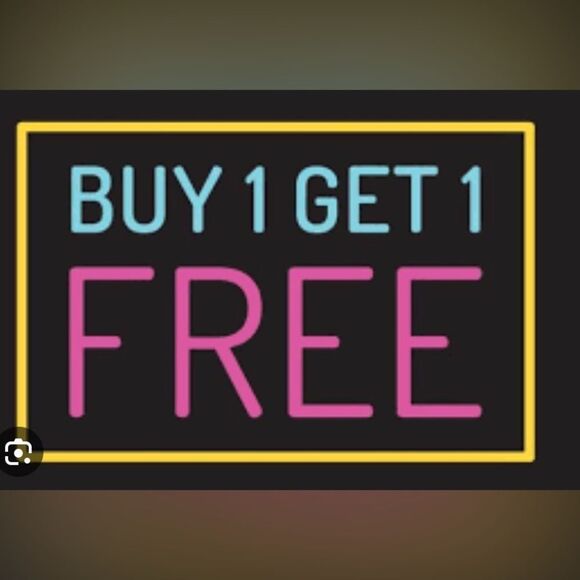 Lioness Club Double Heart Brooch - Picture 2 of 4